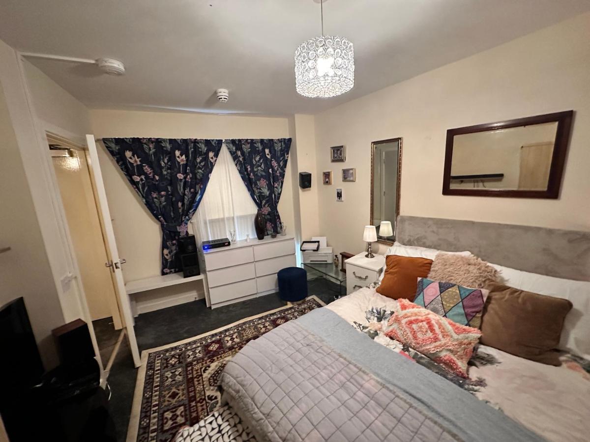 Private Room. In Zone 2 In Cousy Flat Londres Exterior foto