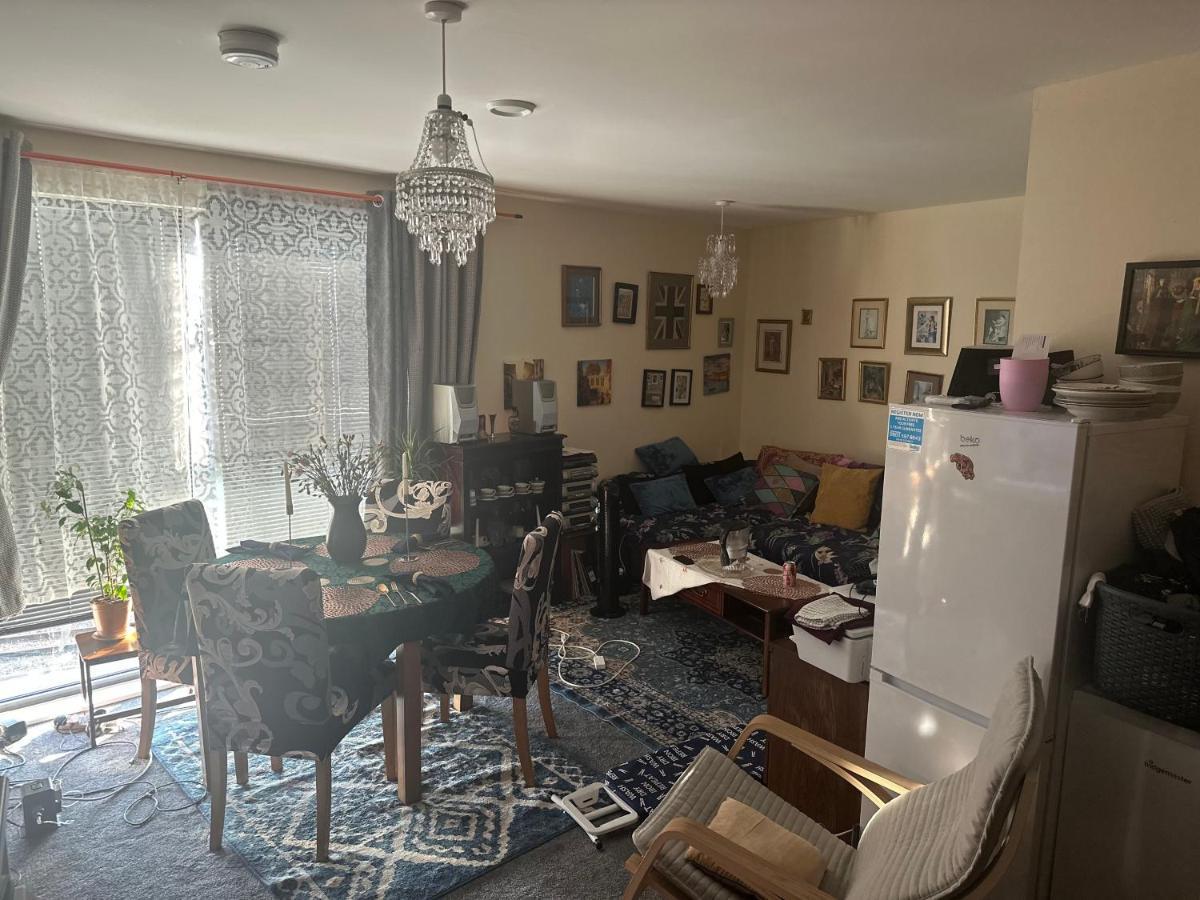 Private Room. In Zone 2 In Cousy Flat Londres Exterior foto